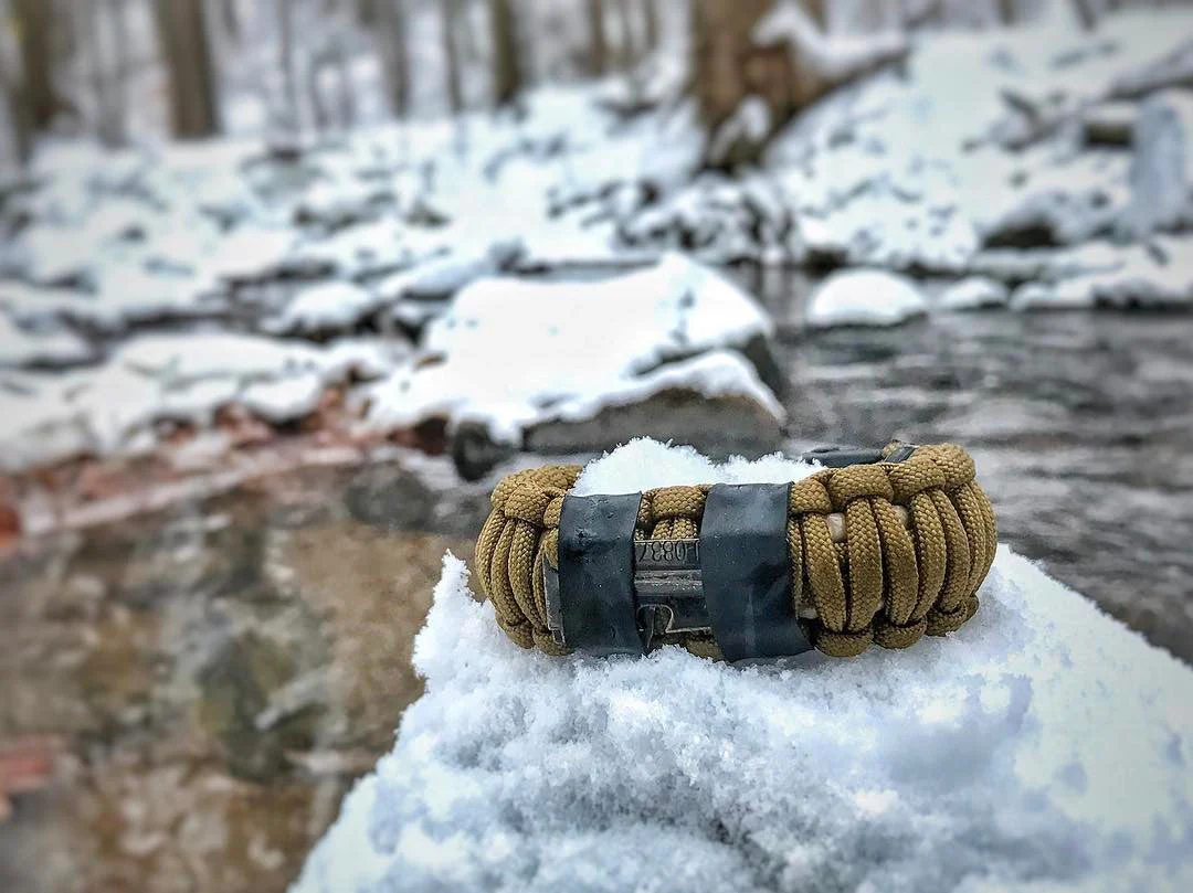 Camper Strap - Outdoor, Hike, & Kayak ready Survival Fire Starter Paracord Bracelet. - Image 7