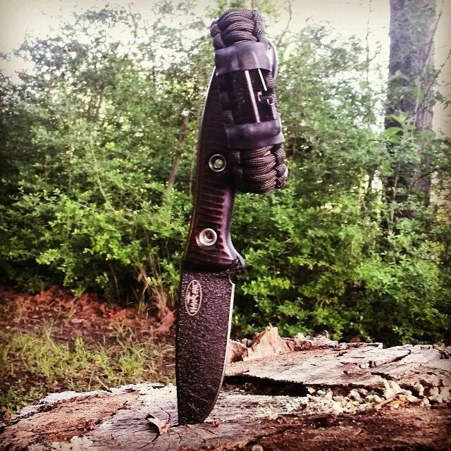 Camper Strap - Outdoor, Hike, & Kayak ready Survival Fire Starter Paracord Bracelet. - Image 9