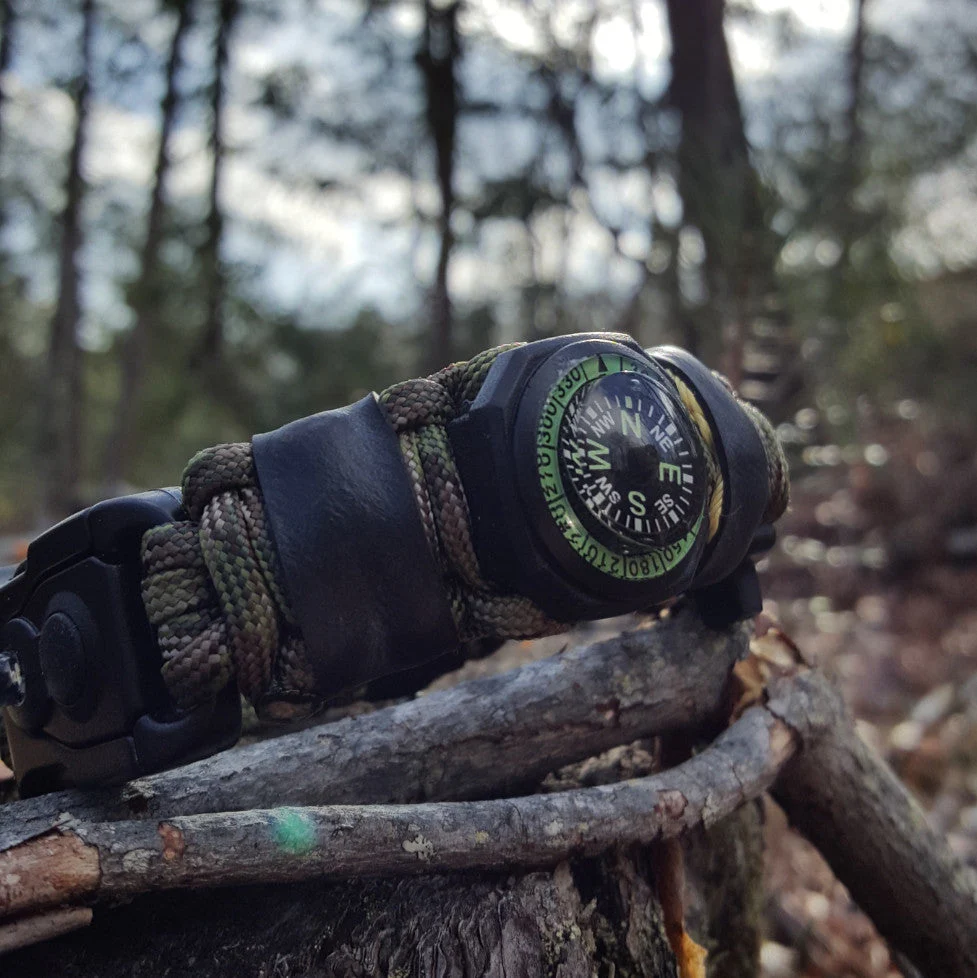 EDC Prepper - Paracord Bracelet Urban Tool Kit Equipped w/ LED Light, fire starter, blade, compass. - Image 8