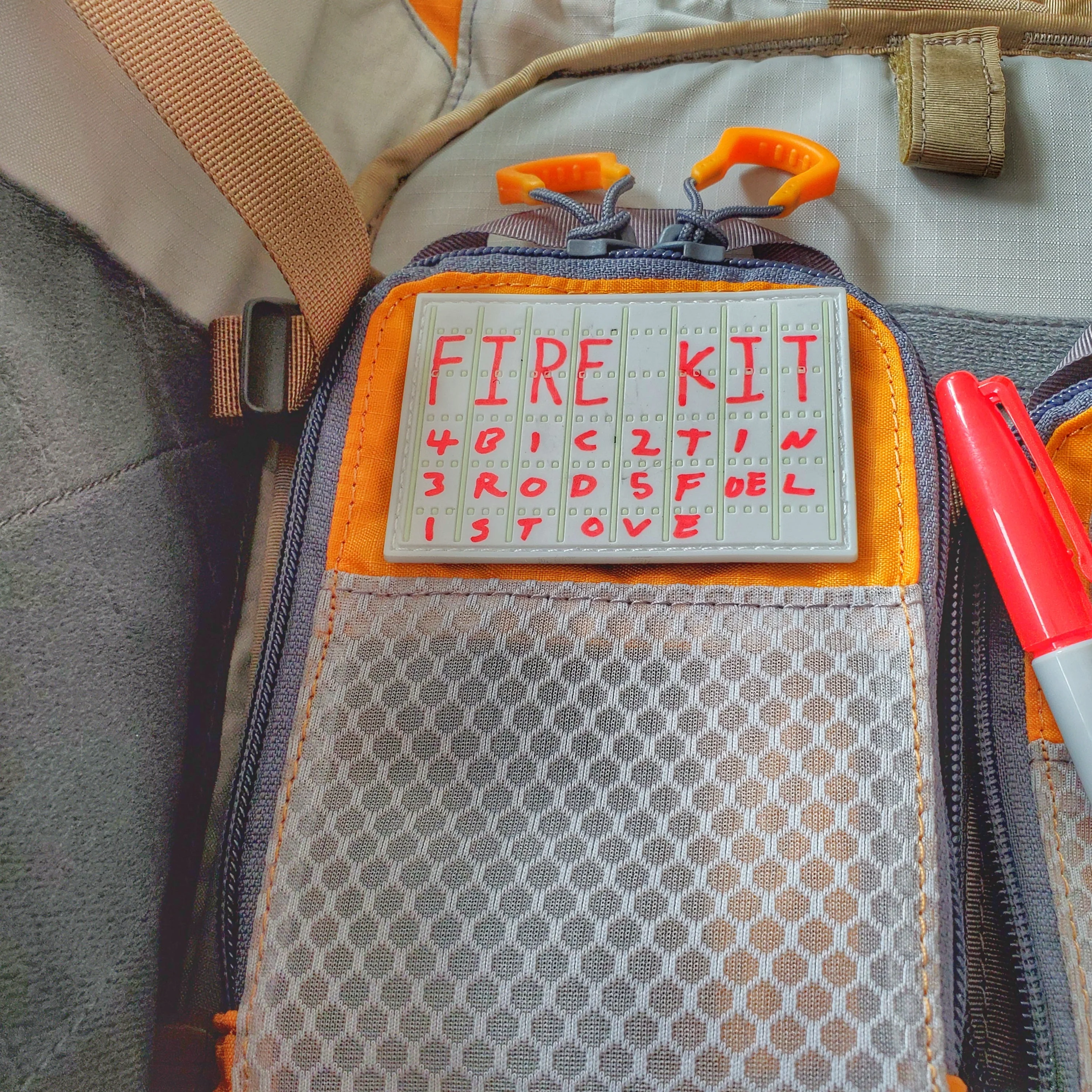 Note Patch Kit: Writable PVC surface for field notetaking with illuminated memo graph. - Image 13