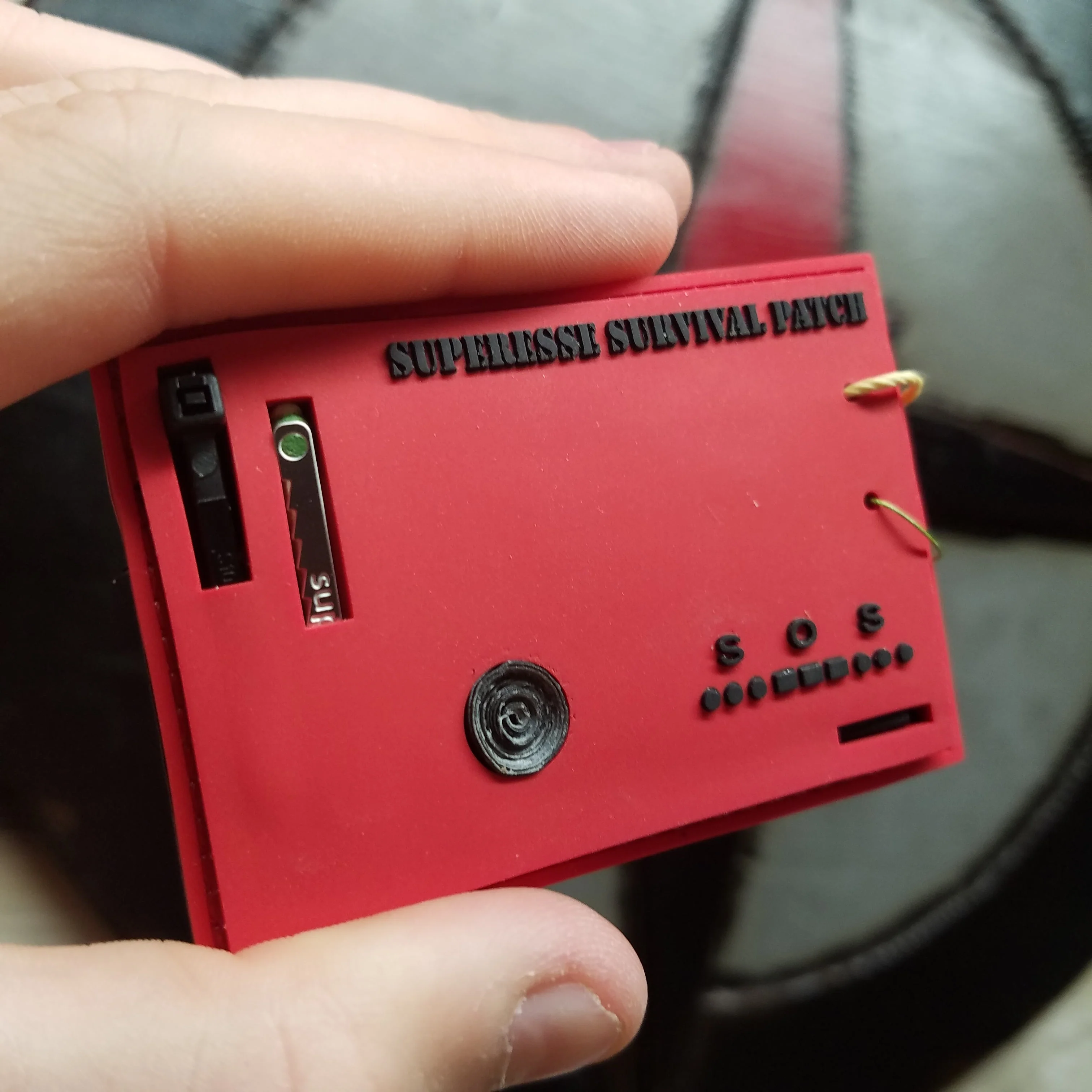 Superesse Survival Patch: Compartmentalized Micro EDC and Survival Kit - Image 13
