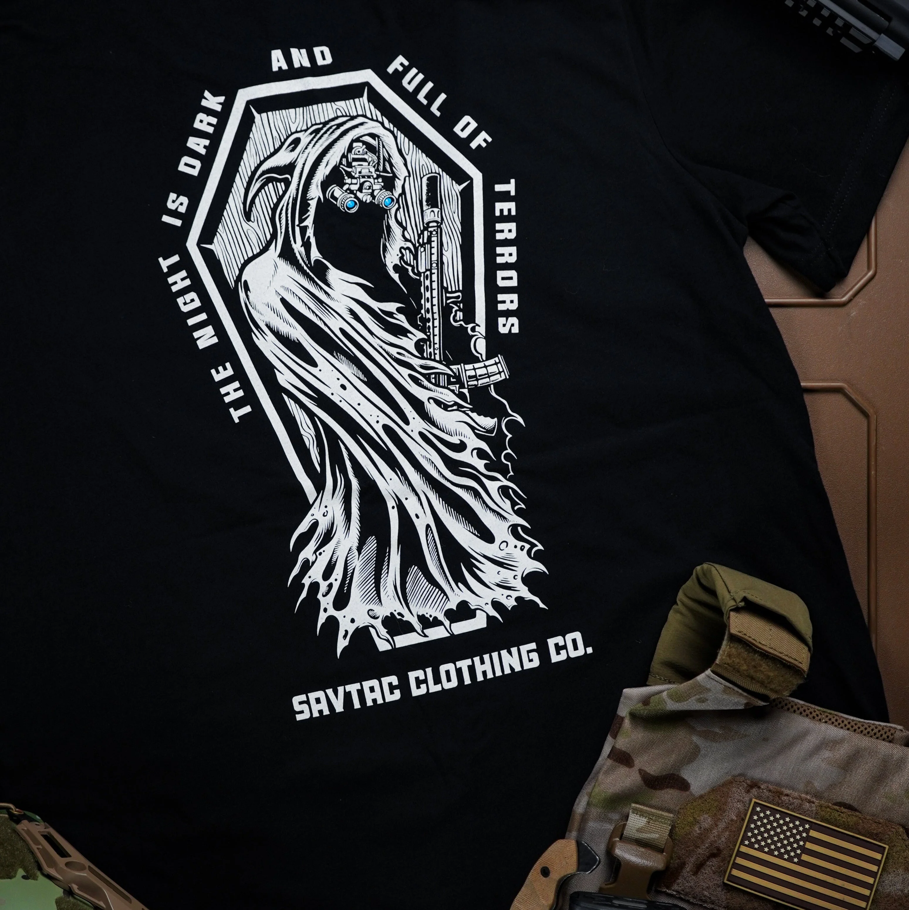 THE NIGHT IS DARK TEE - Image 5